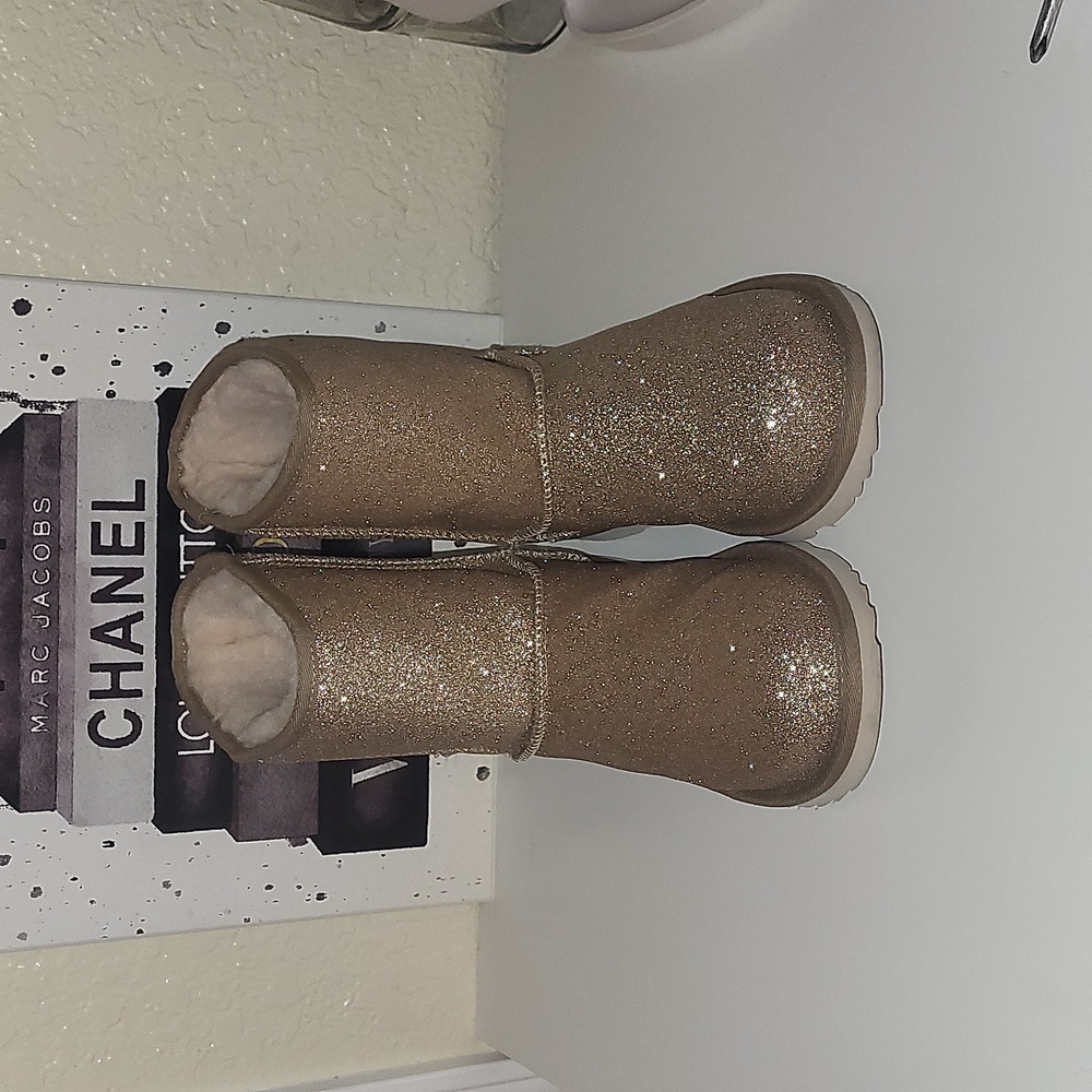 UGG classic short Gold Glitter ugg, kids size 6, eu38